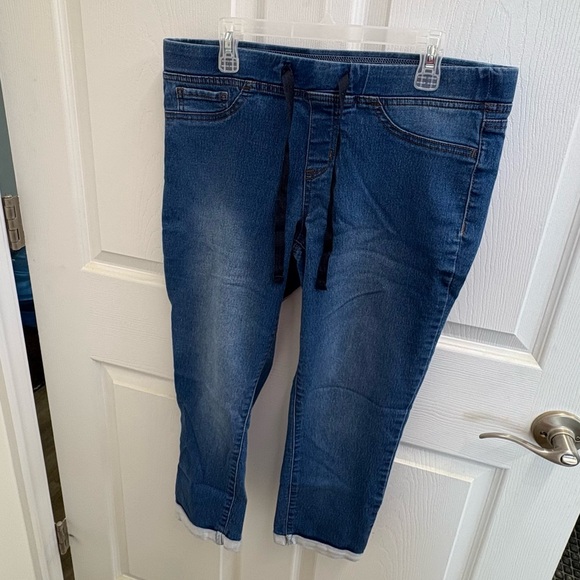 lei Dark Blue Denim Capris - Picture 1 of 9